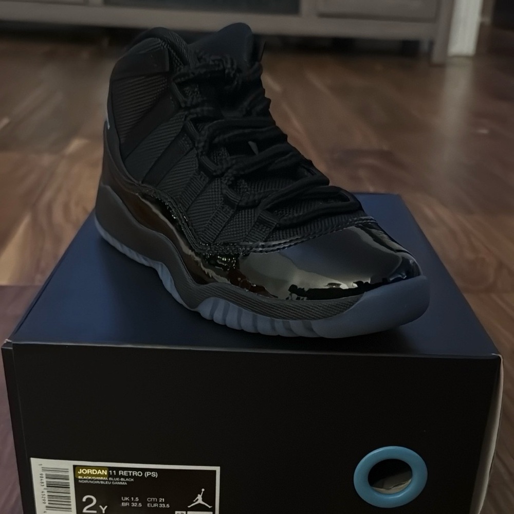 Jordan 11 Retro Black Sneakers